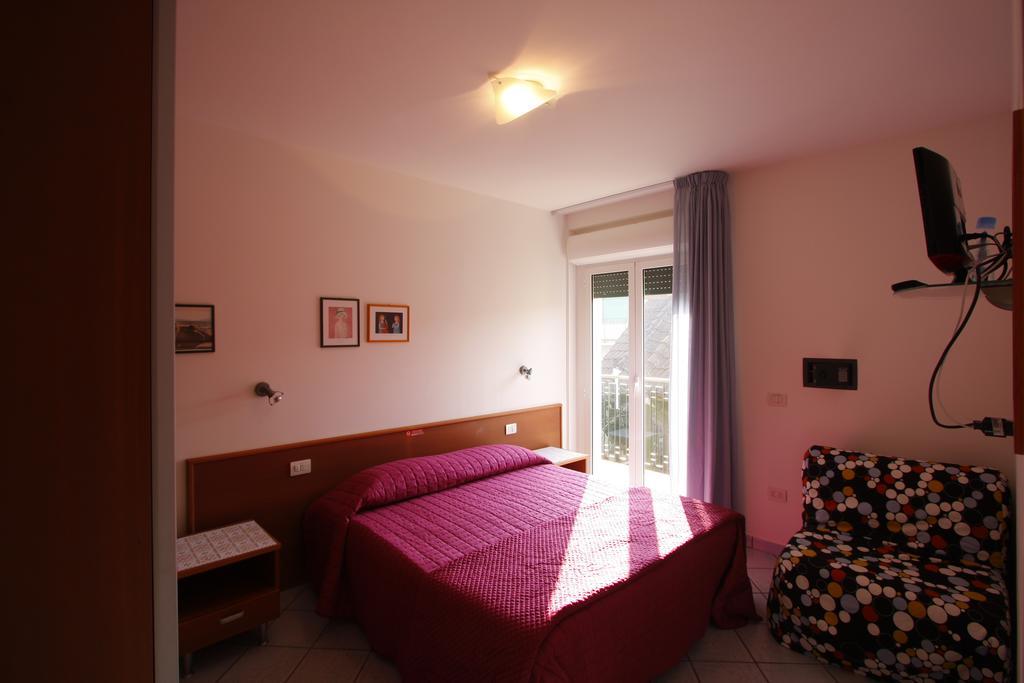 Casa Vacanze Villa Spina San Benedetto del Tronto Oda fotoğraf